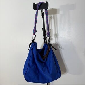 Rotunda Elegant Blue Shoulder Bag with Multicolor Strap